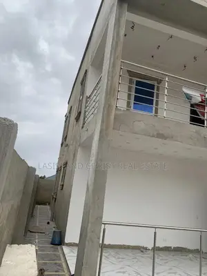 3bdrm House in Lasisi And Christ, Amasaman for sale
