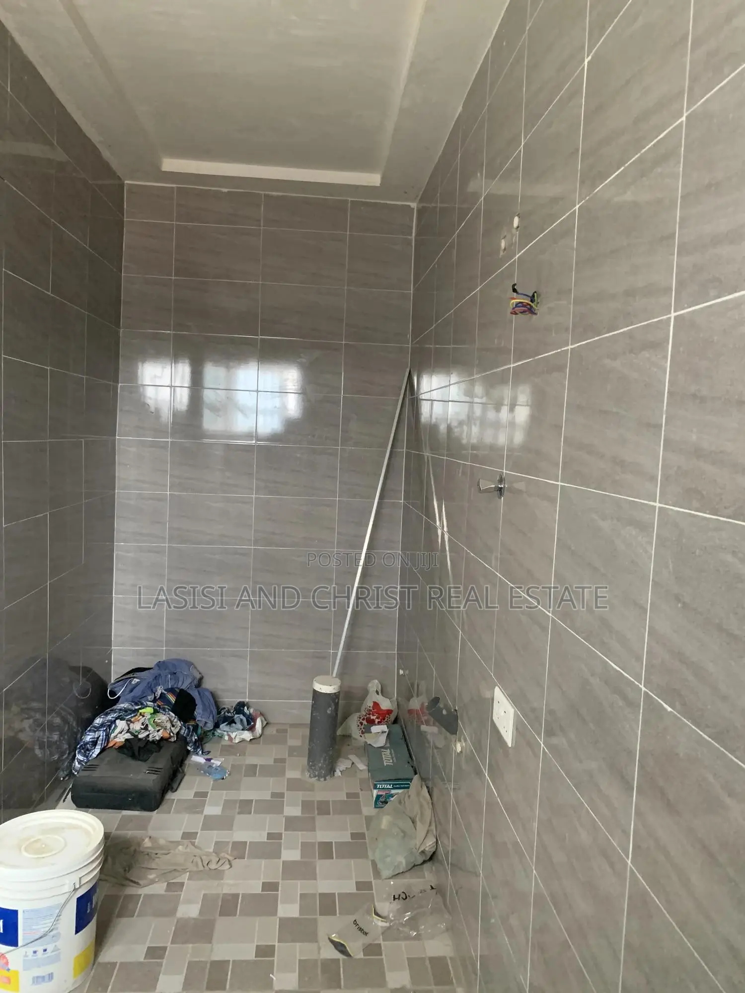3bdrm House in Lasisi And Christ, Amasaman for sale
