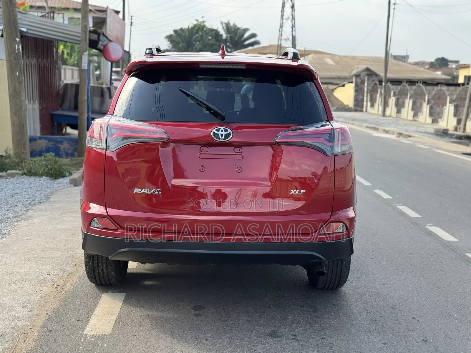 Toyota RAV4 XLE AWD (2.5L 4cyl 6A) 2017 Red