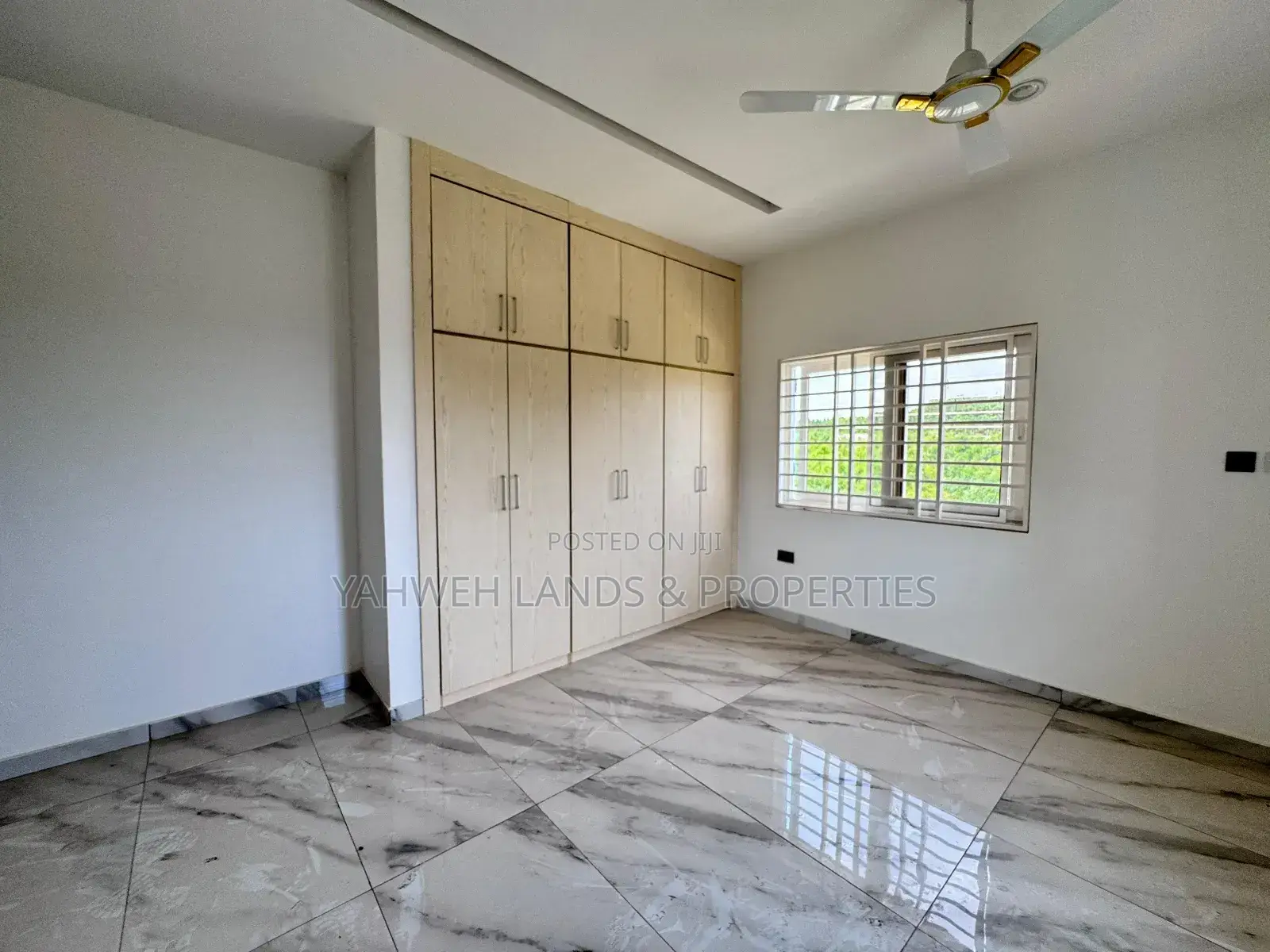 4bdrm House in Lake Side Estate for rent