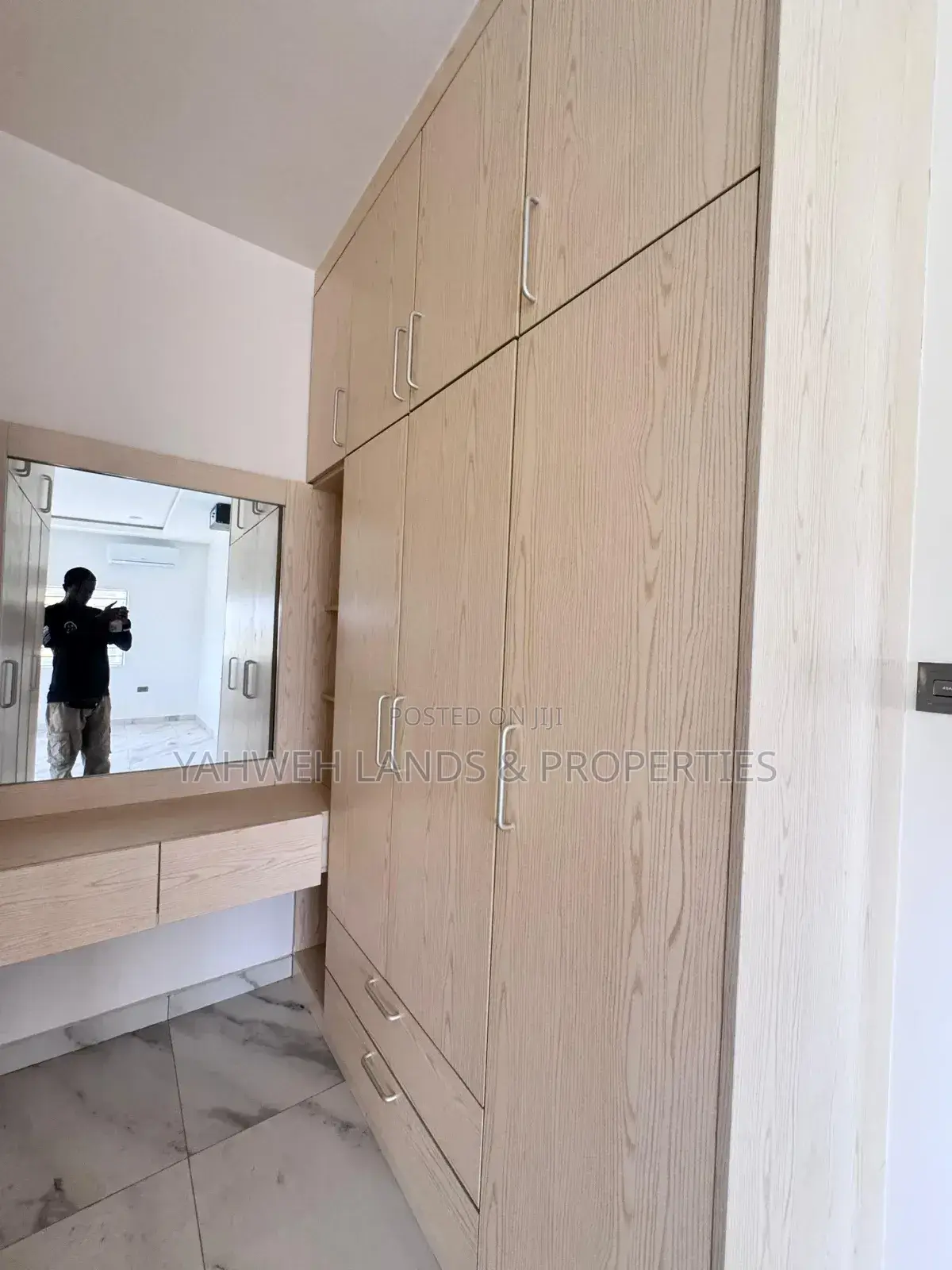 4bdrm House in Lake Side Estate for rent