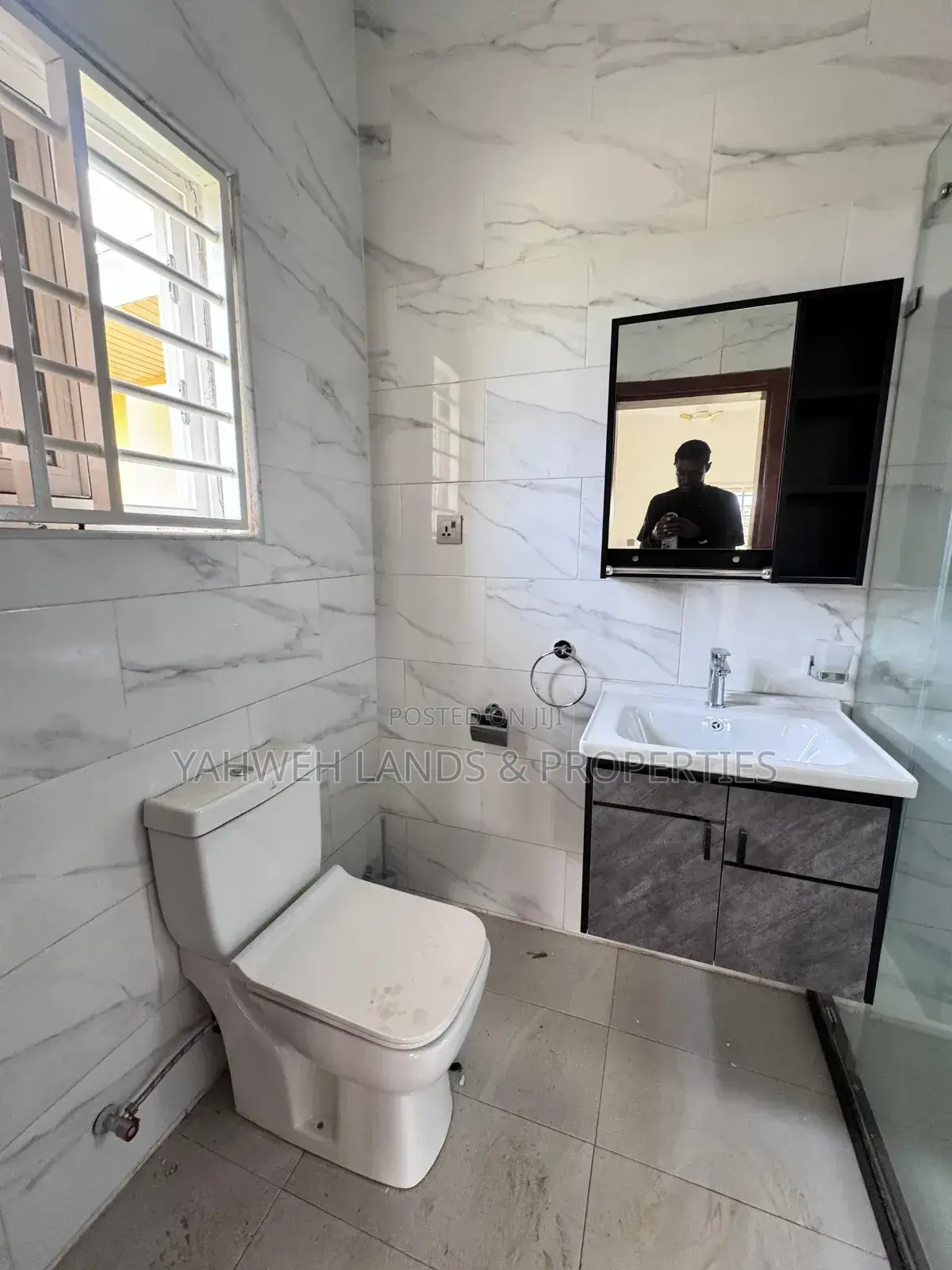 4bdrm House in Lake Side Estate for rent