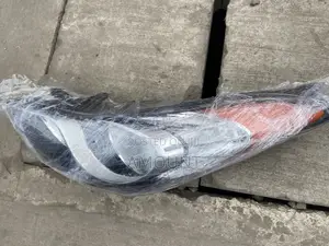 Hyundai Elantra 2012 Headlight