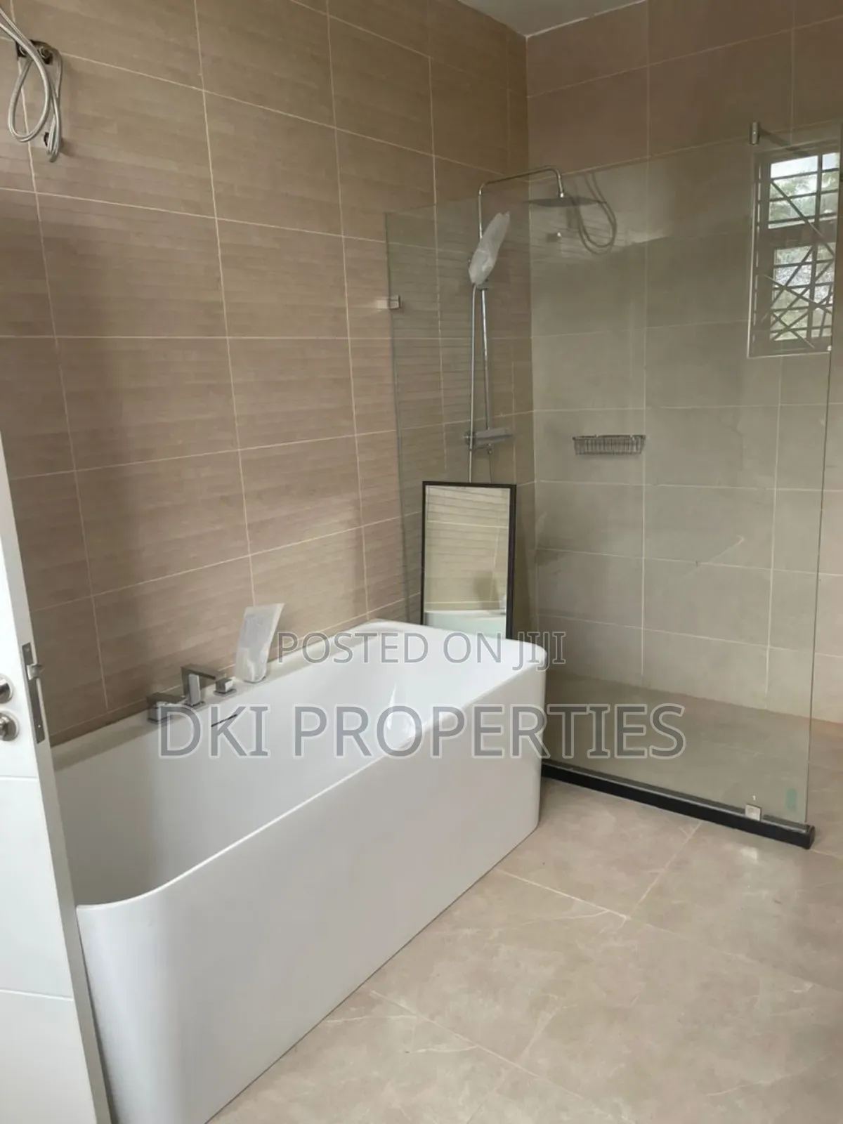 4bdrm House in Dki Properties, East Legon for rent
