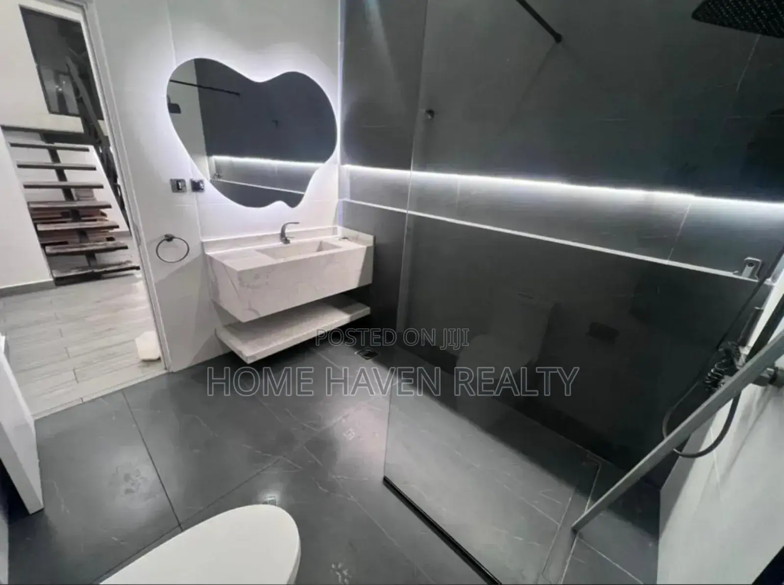 3bdrm House in Dzorwulu for sale