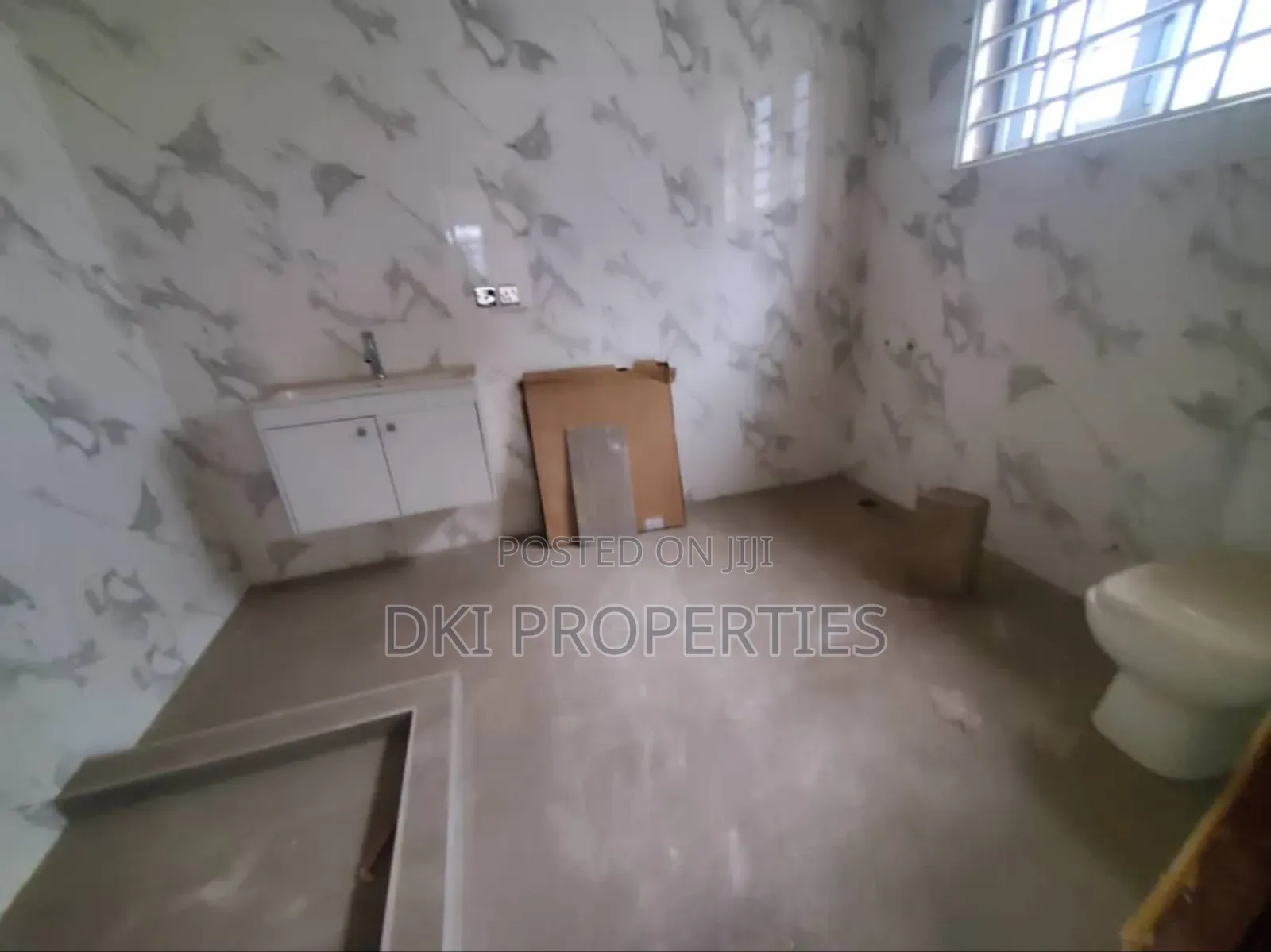 3bdrm House in Dki Properties, East Legon for sale