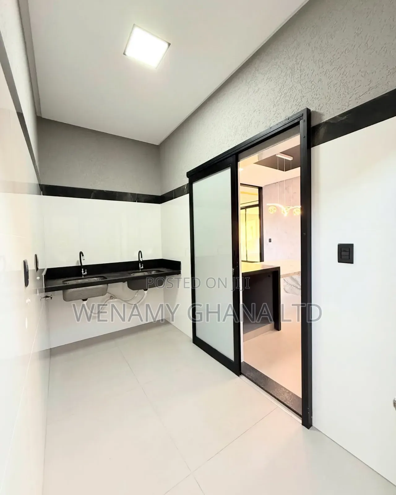 3bdrm House in Accra for sale