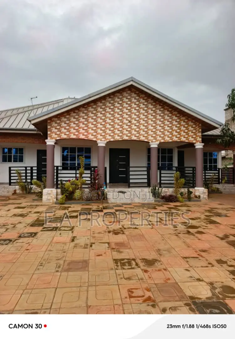 Furnished 4bdrm House in E A Properties, Frafraha for rent