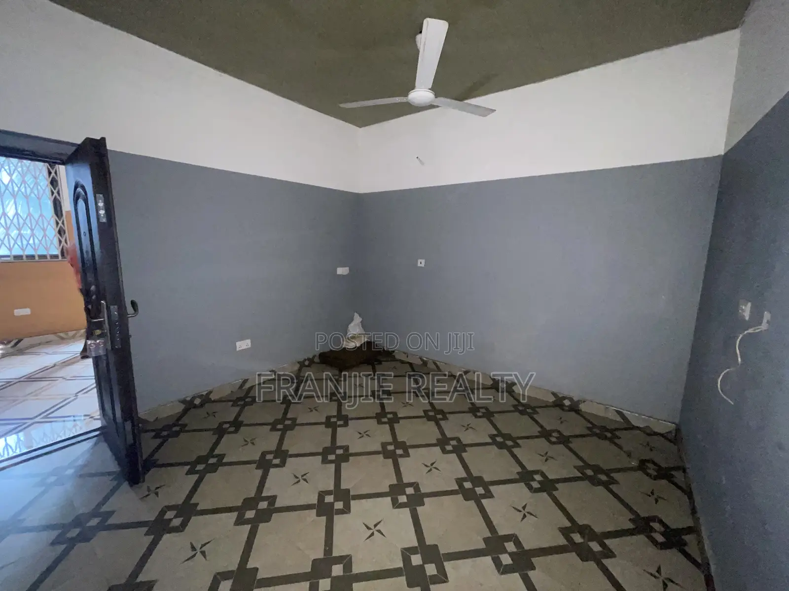 2bdrm Apartment in West Hills Mall Area for rent