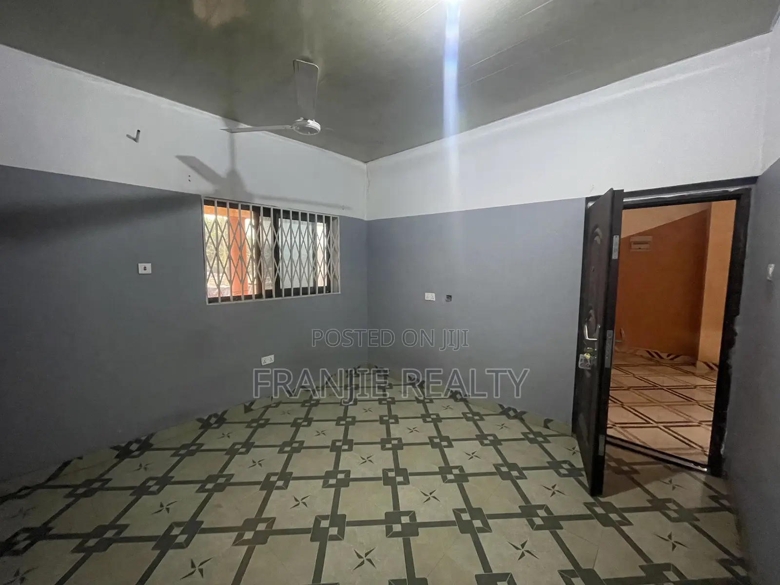 2bdrm Apartment in West Hills Mall Area for rent