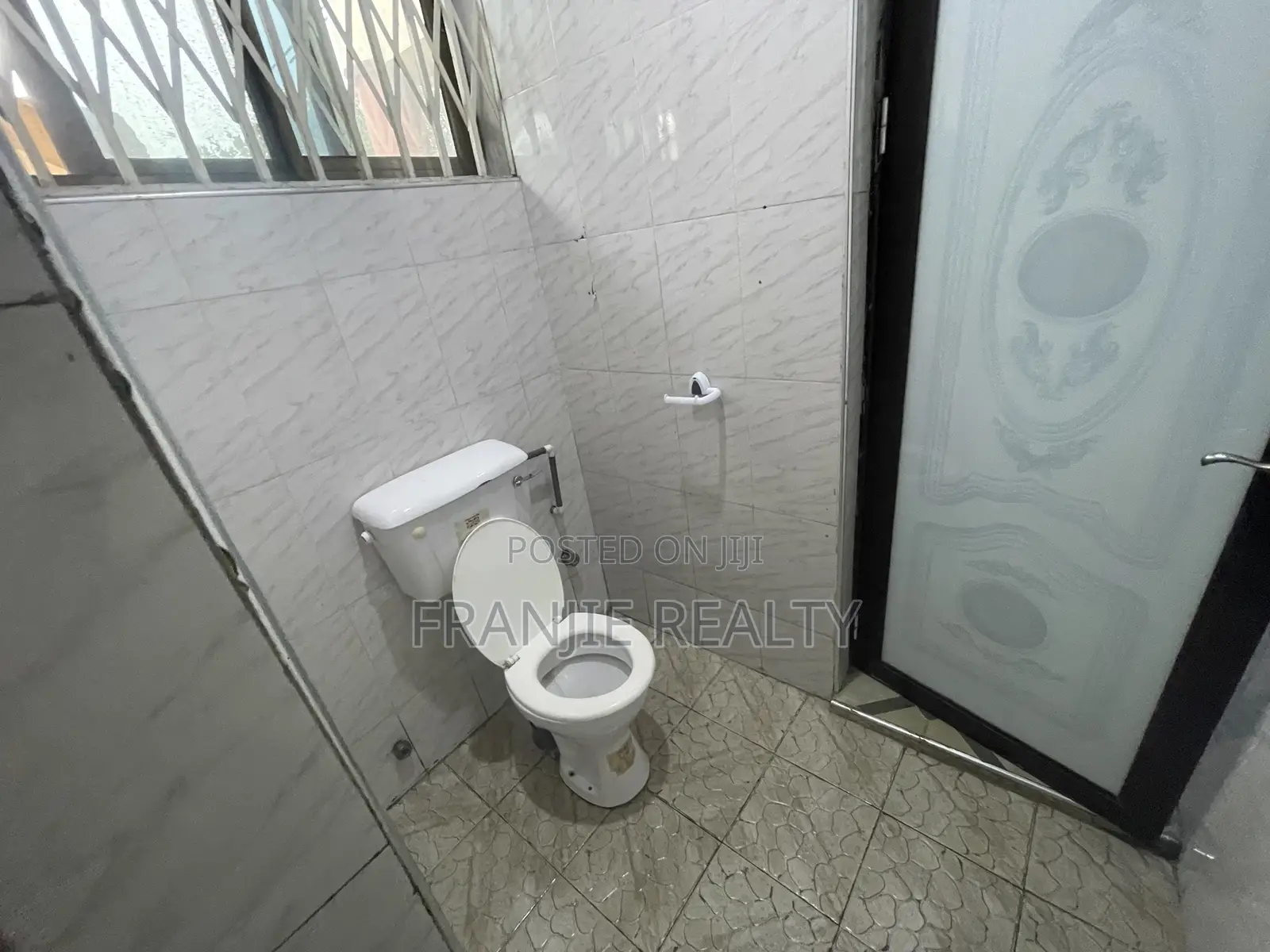 2bdrm Apartment in West Hills Mall Area for rent