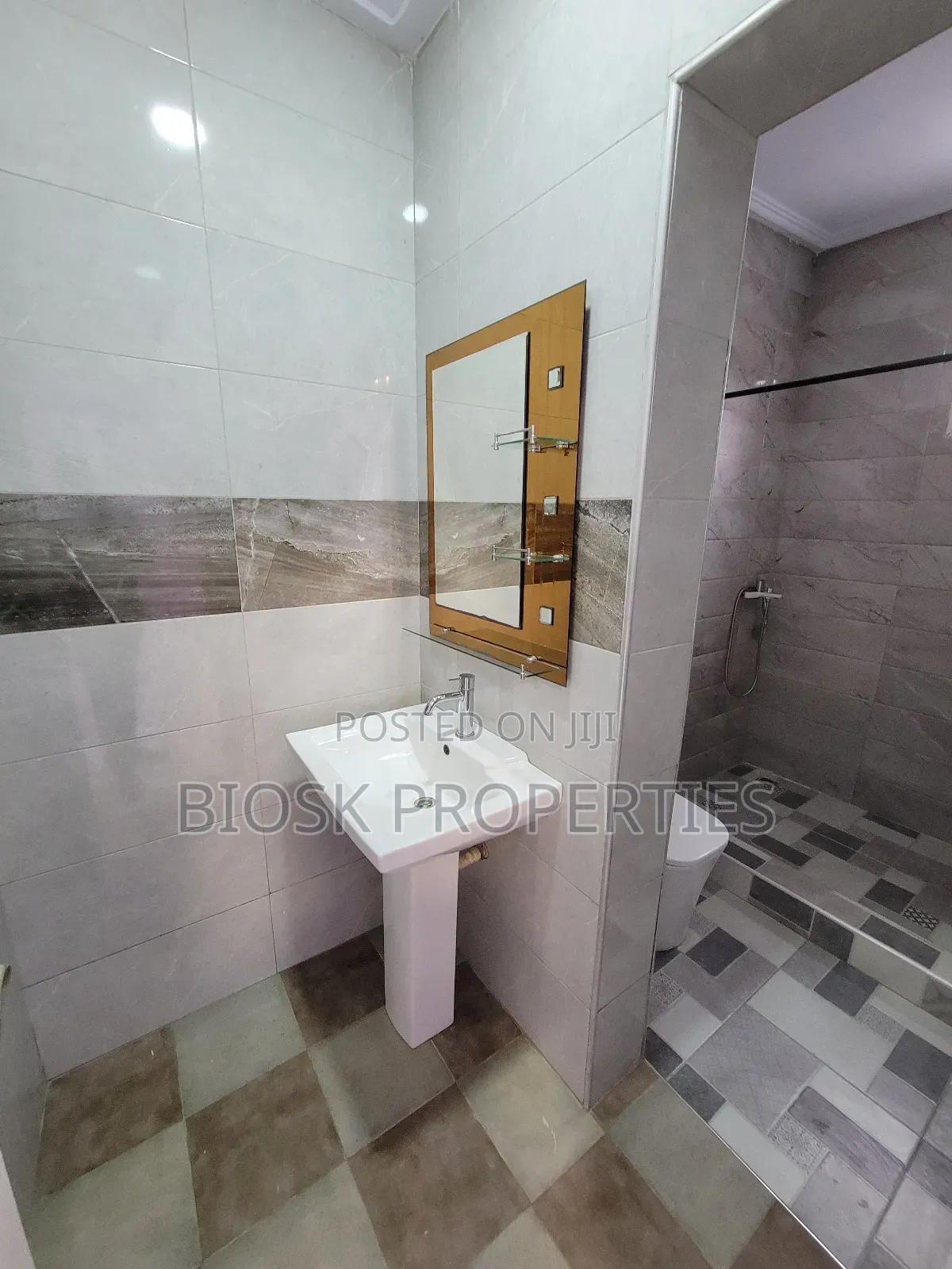 3bdrm Apartment in Biosk Properties, Malejor for rent