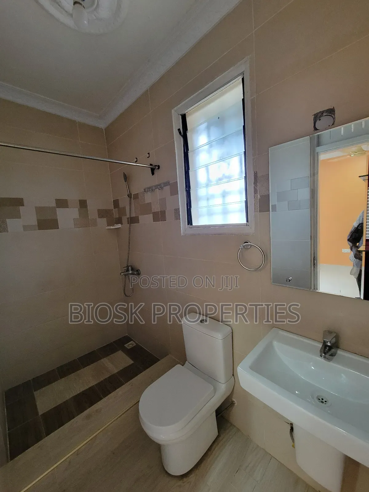 3bdrm Apartment in Biosk Properties, Malejor for rent