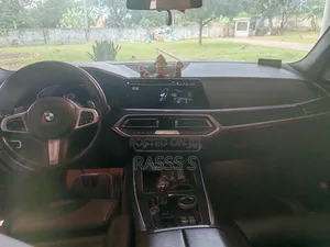 BMW X7 xDrive40i 2022 Gray