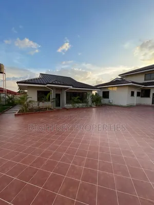 6bdrm Mansion in Rightkey, Kumasi Metropolitan for sale