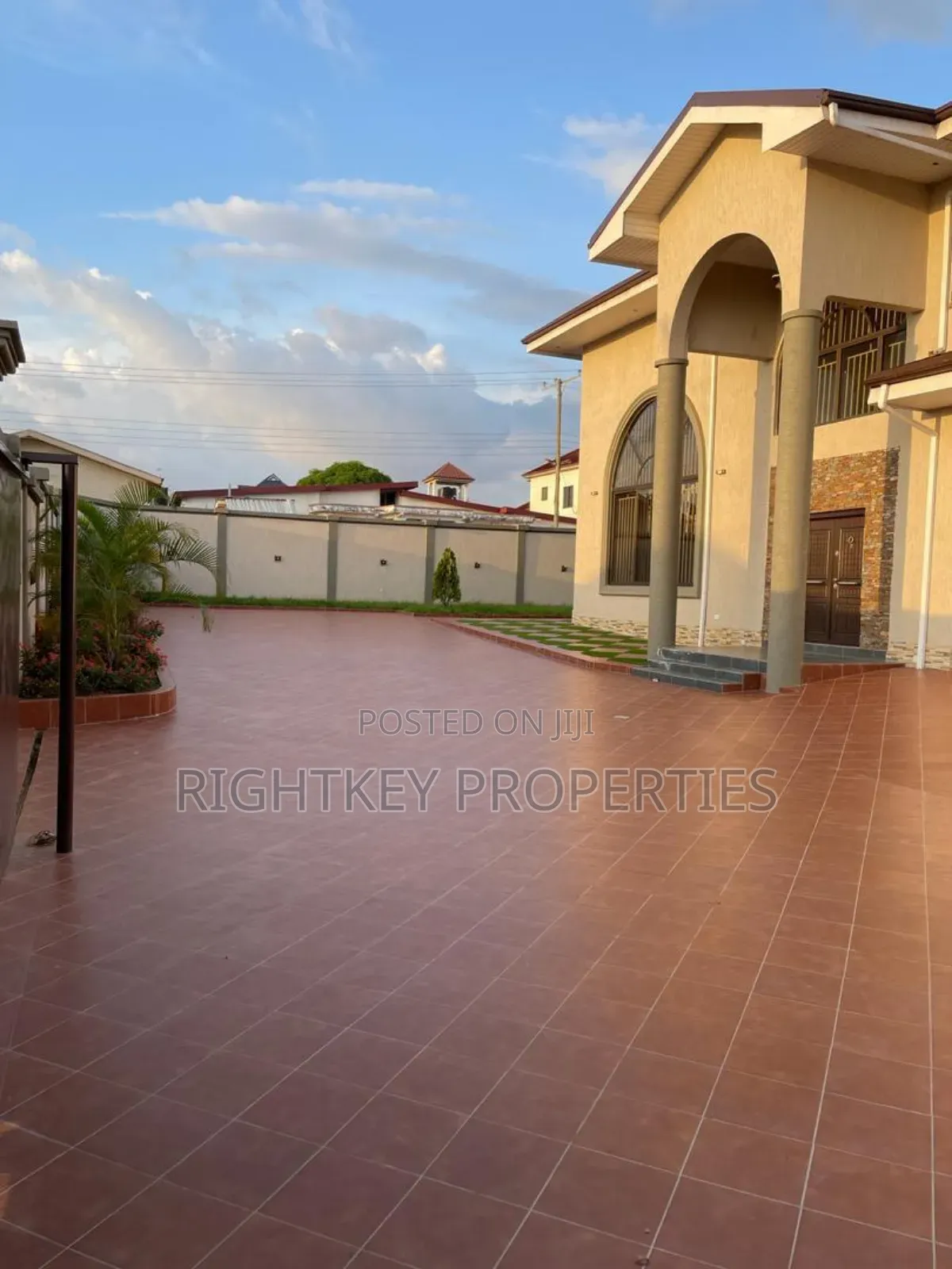 6bdrm Mansion in Rightkey, Kumasi Metropolitan for sale