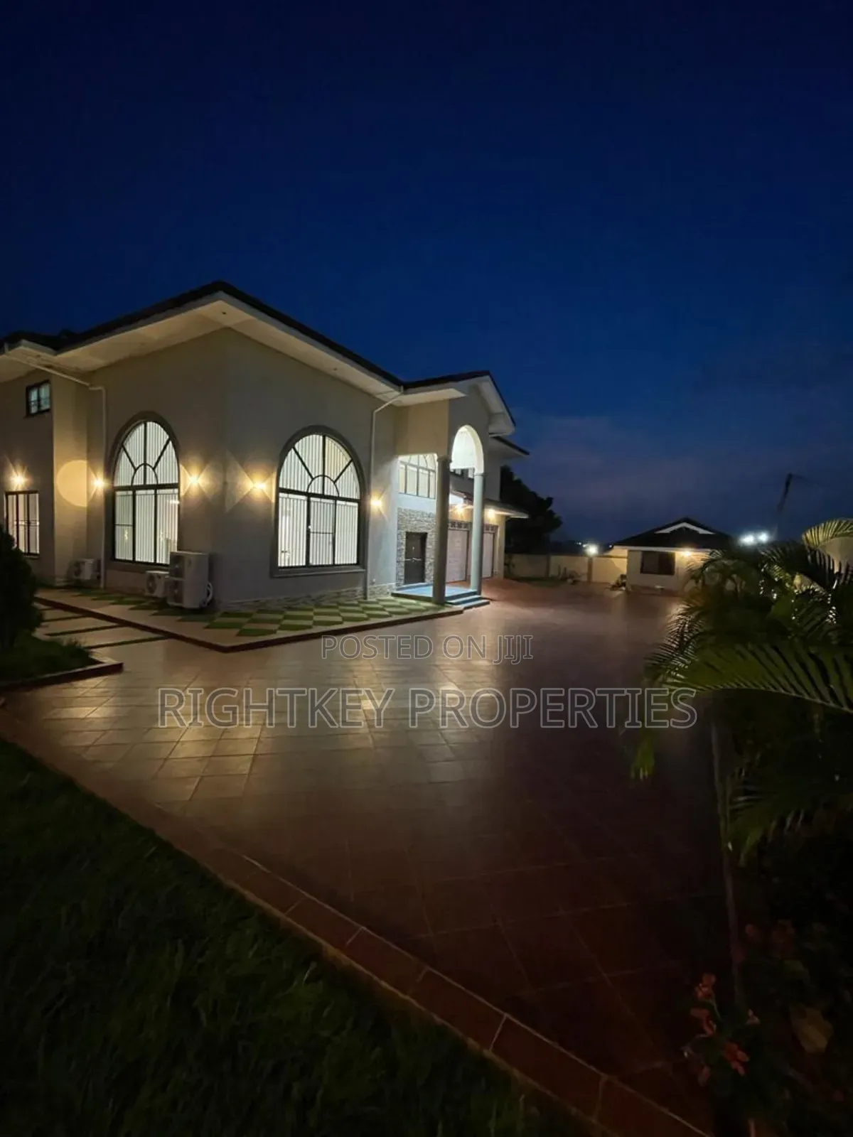 6bdrm Mansion in Rightkey, Kumasi Metropolitan for sale