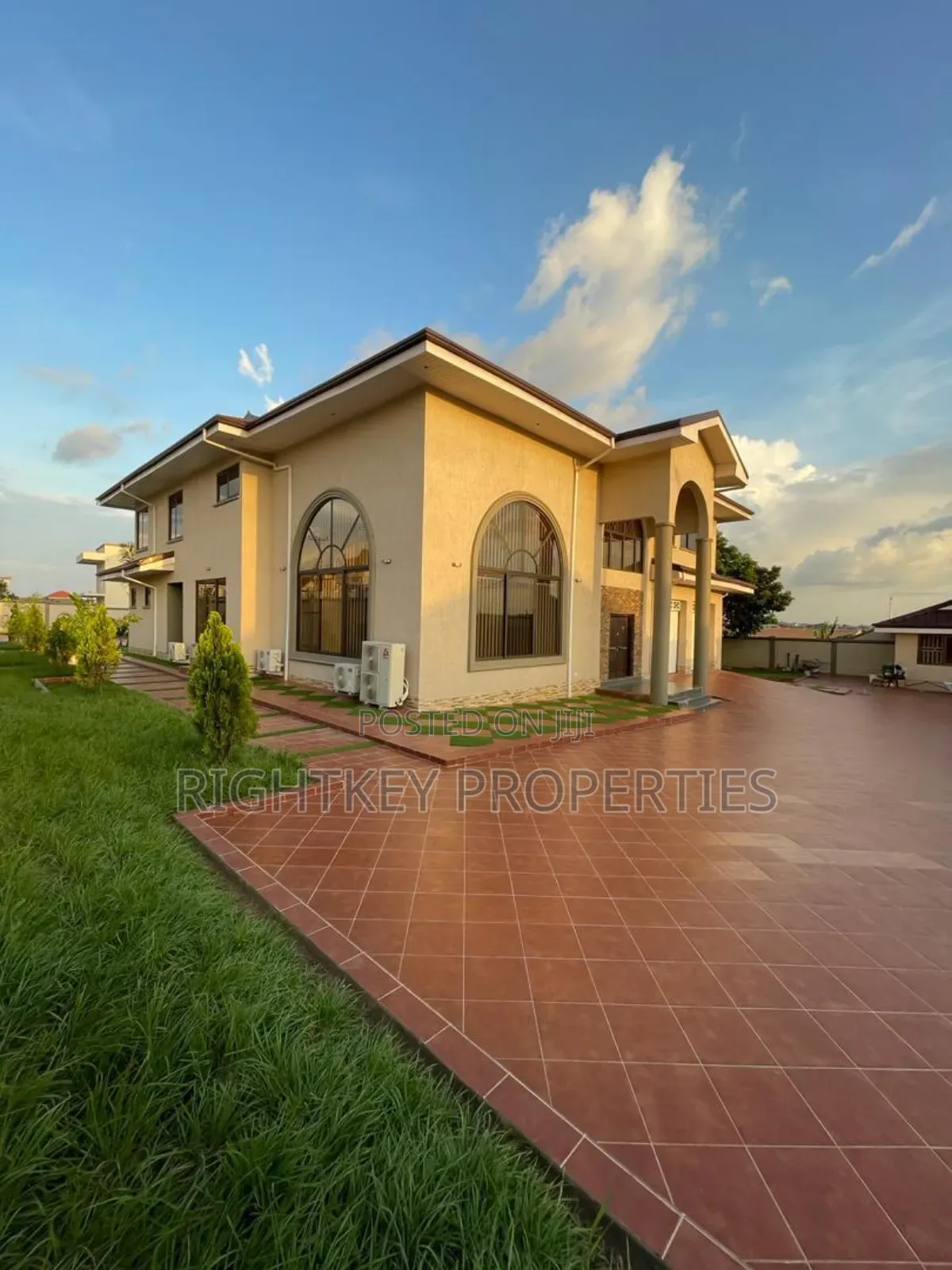 6bdrm Mansion in Rightkey, Kumasi Metropolitan for sale