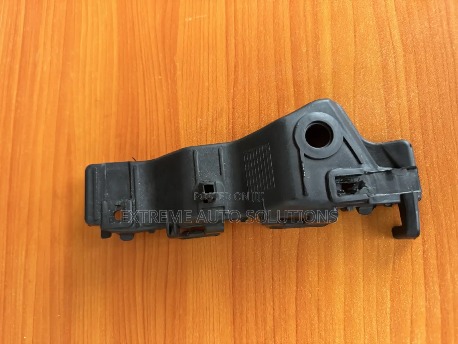 2013-2018 Hyundai Santa Fe Front Bumper Retainer Brackets