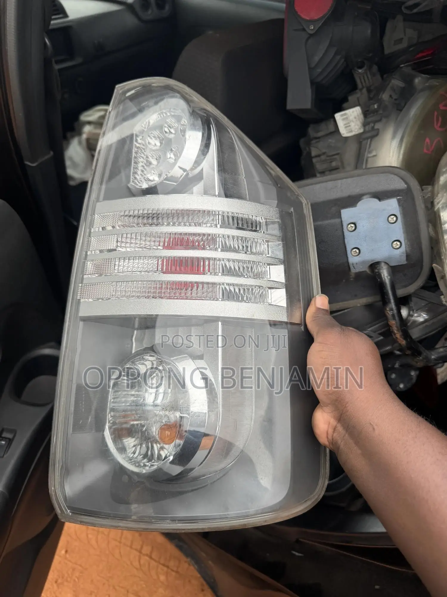 Toyota Voxy 2010-2014 Taillights