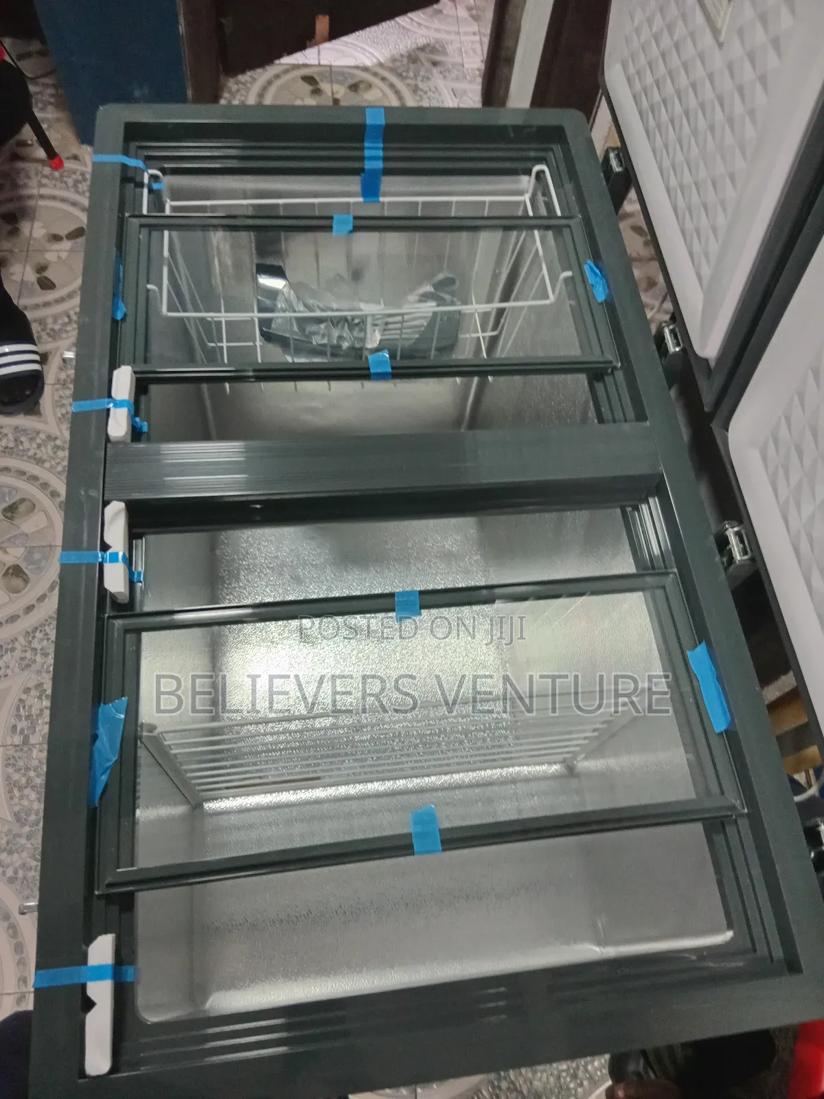 Modern Sleek Design Goldstar Chest 344l Freezer Fridge 344l