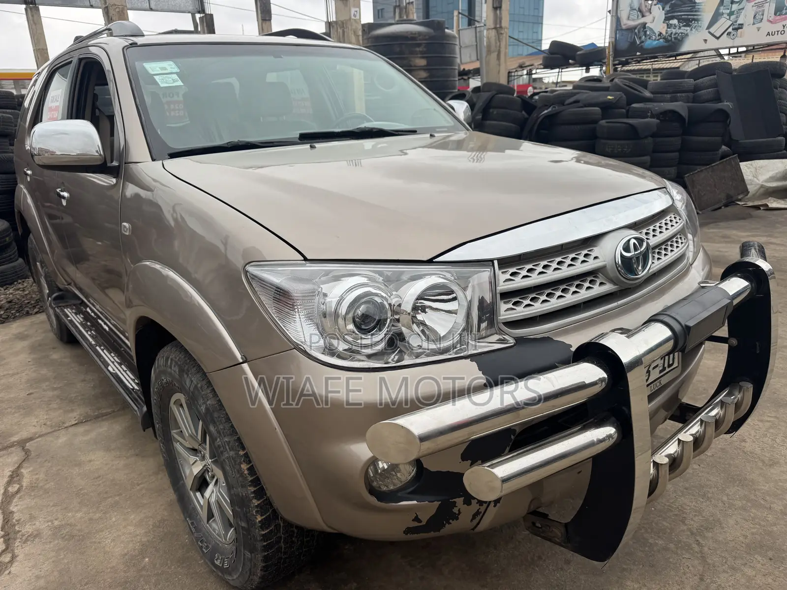 Toyota Fortuner 2.5 D AWD 2010 Gold