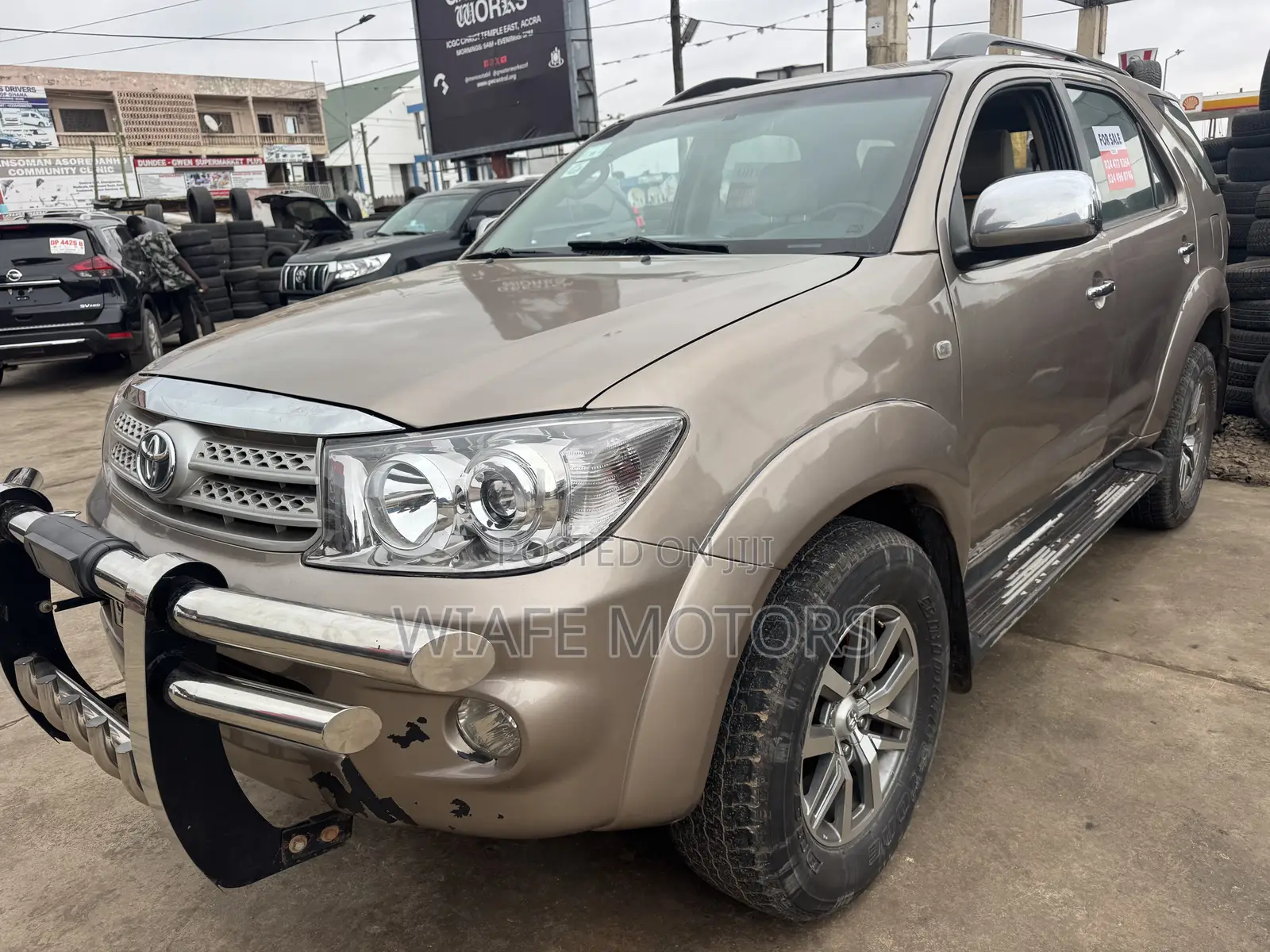 Toyota Fortuner 2.5 D AWD 2010 Gold