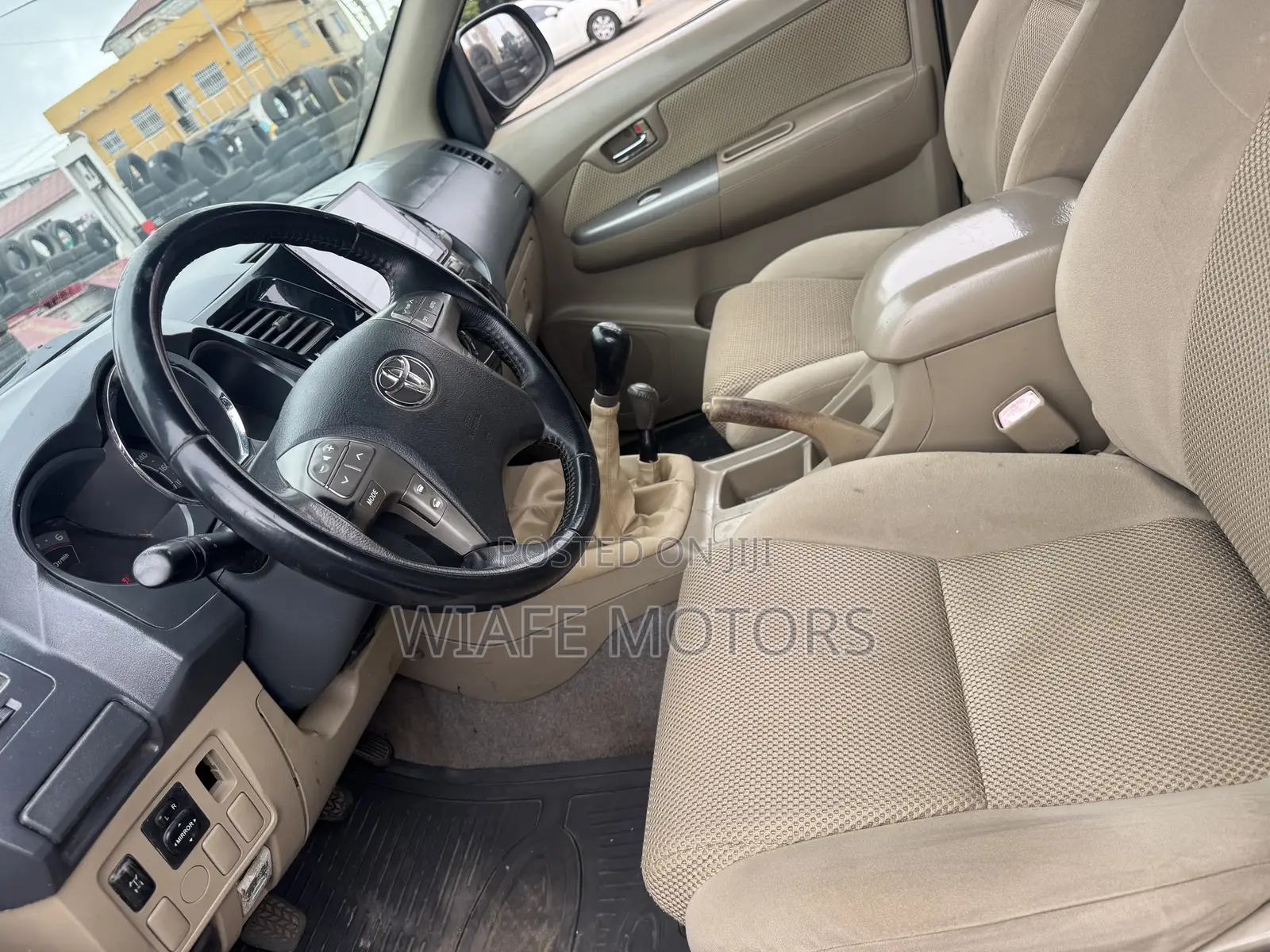 Toyota Fortuner 2.5 D AWD 2010 Gold