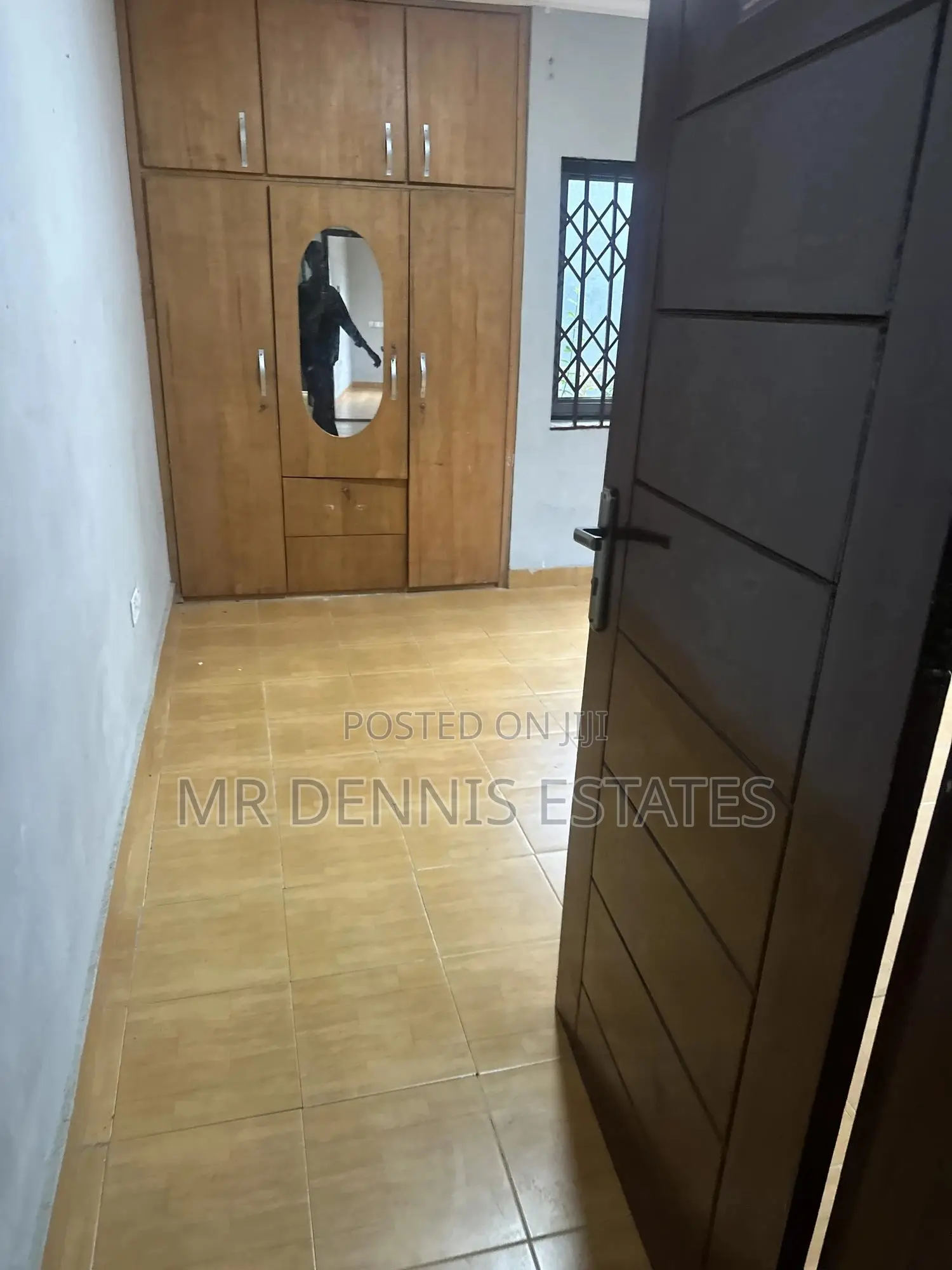 4bdrm House in Westhills Mall for rent