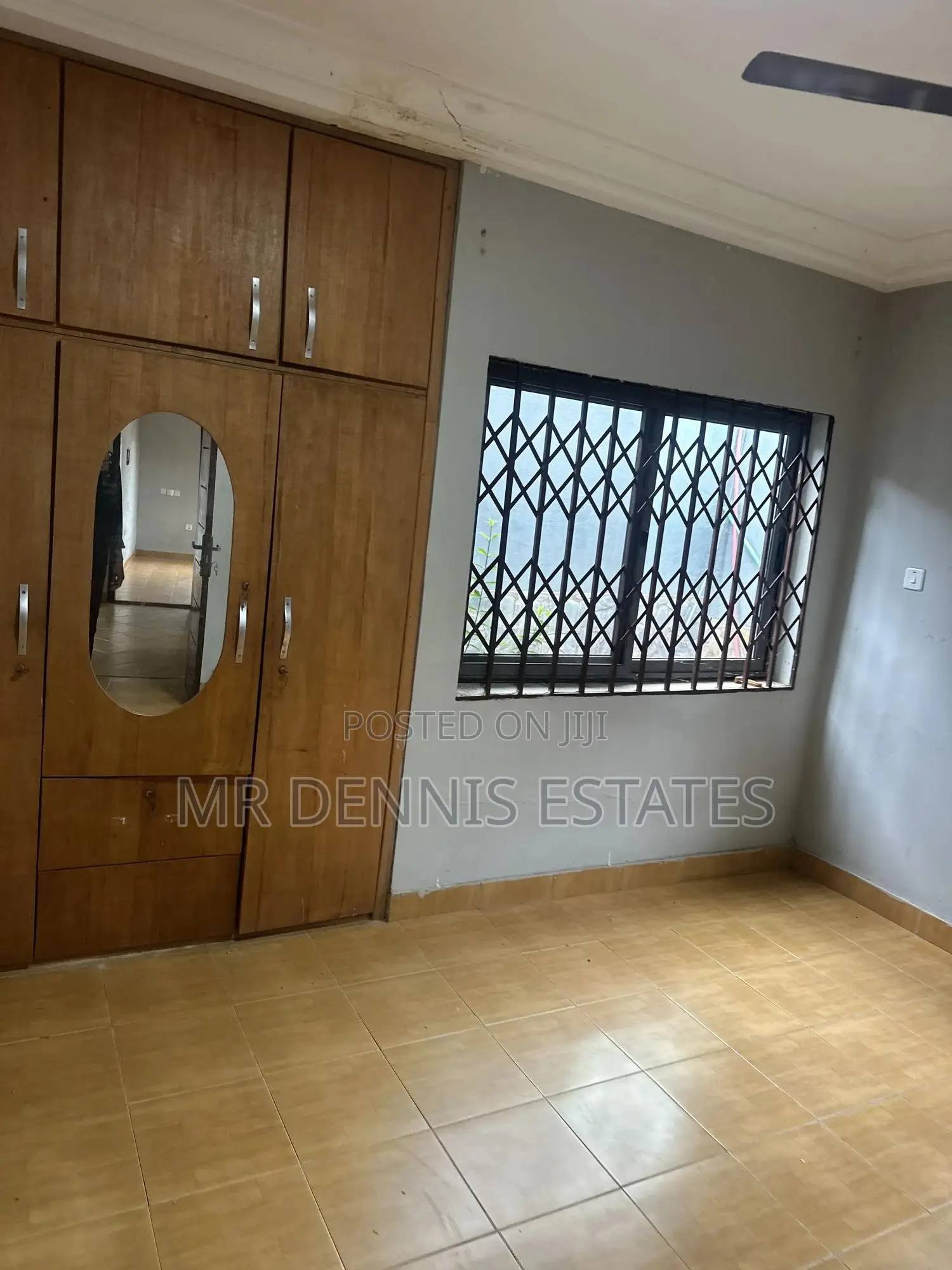 4bdrm House in Westhills Mall for rent