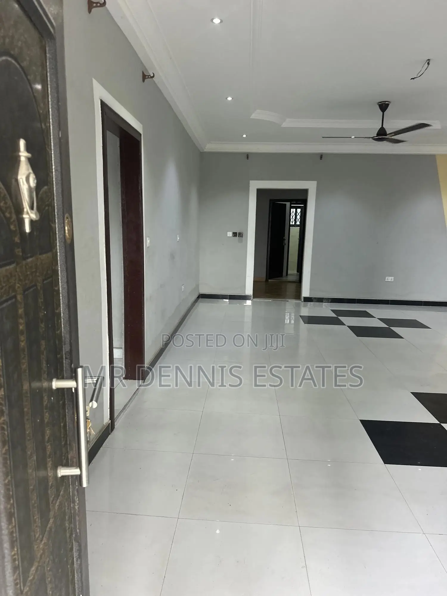 4bdrm House in Westhills Mall for rent