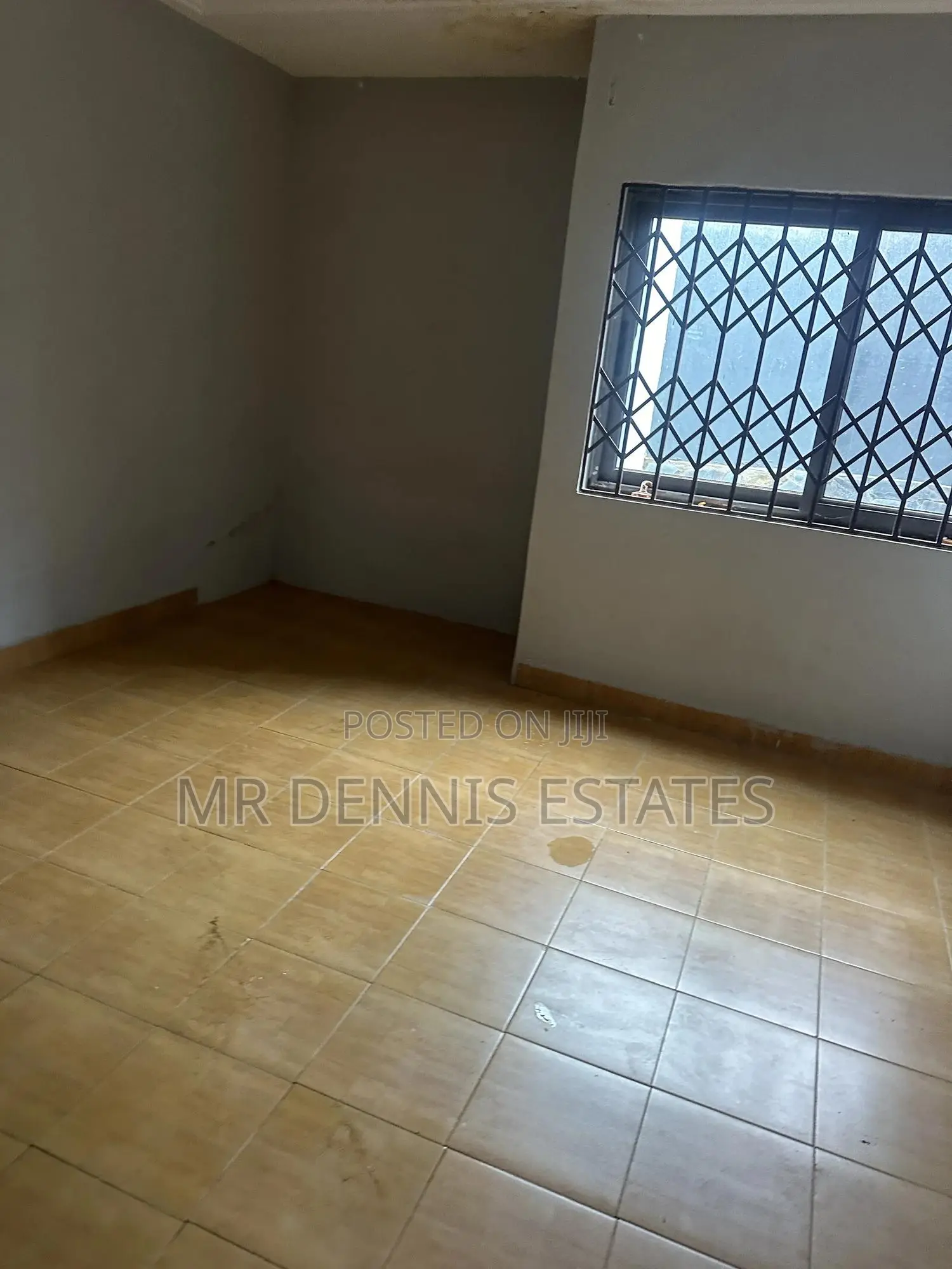 4bdrm House in Westhills Mall for rent