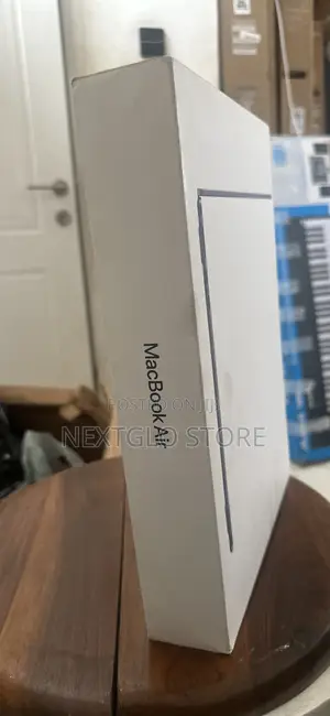 New Laptop Apple MacBook Air 16GB Apple M4 SSD 256GB