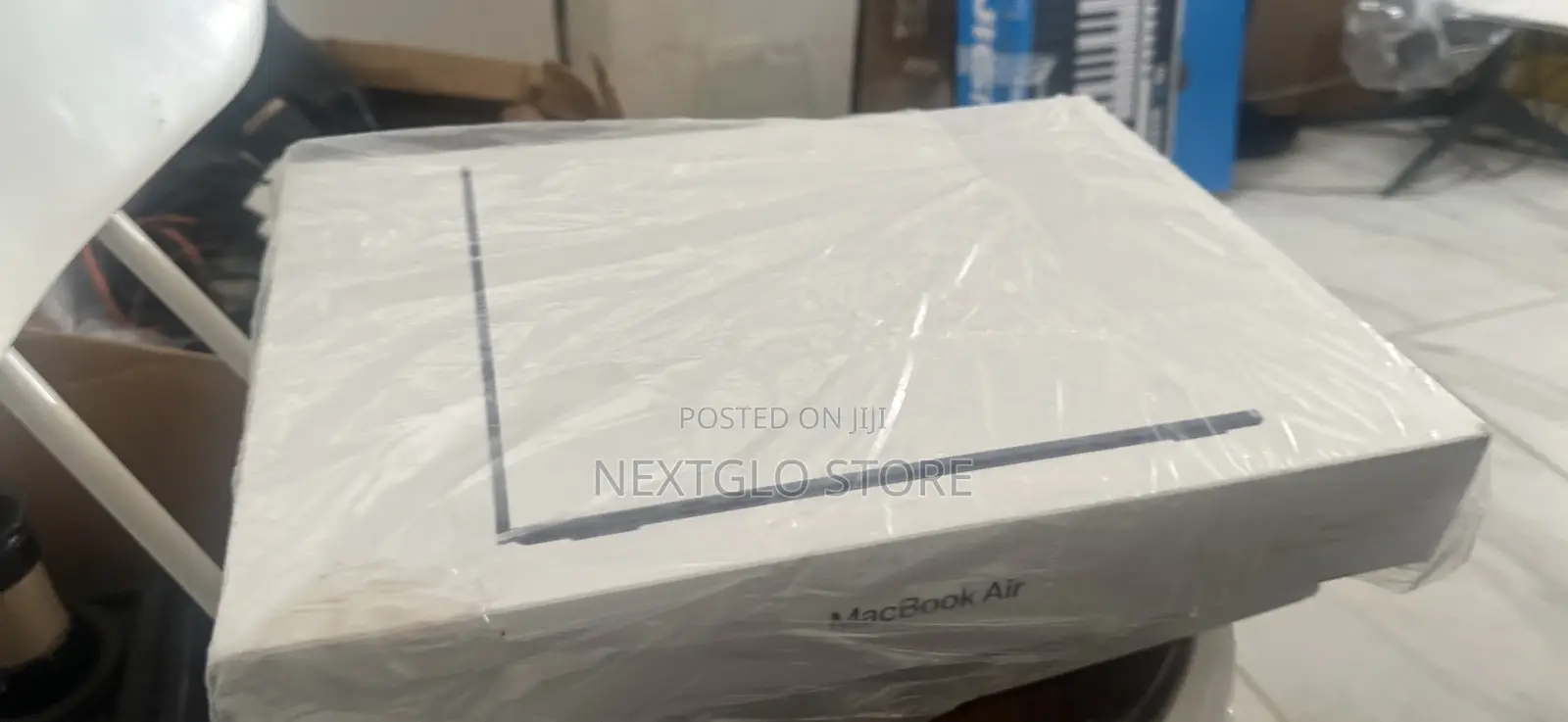 New Laptop Apple MacBook Air 2025 M4 15-inch 16GB Apple M4 SSD 256GB