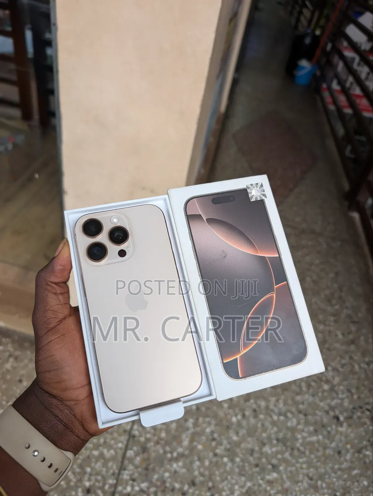 New Apple iPhone 16 Pro 128 GB Gold