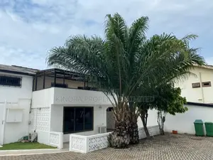 4bdrm Bungalow in Osu Ring Road for rent