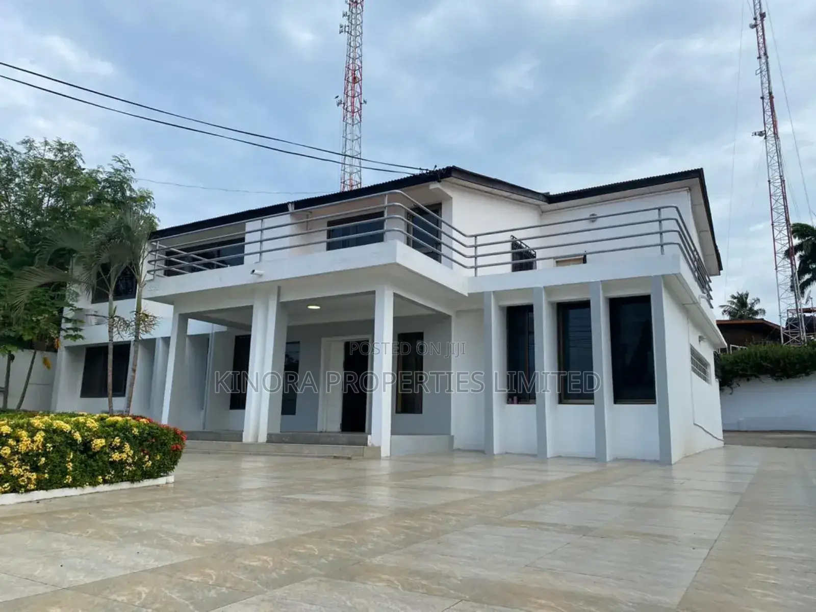 4bdrm Bungalow in Osu Ring Road for rent