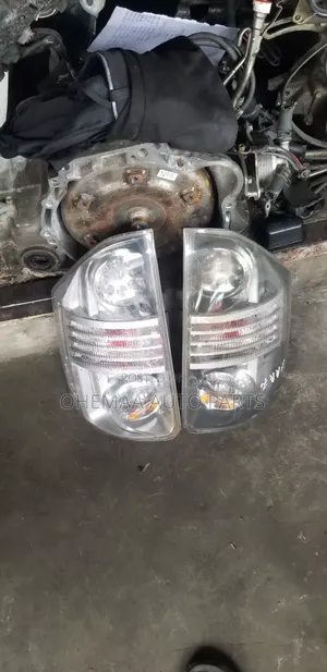 Toyota Voxy Taillight Pair