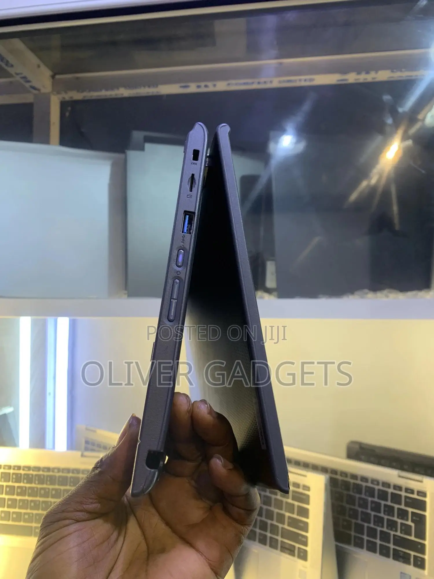 Laptop Lenovo 4GB Intel SSD 128GB