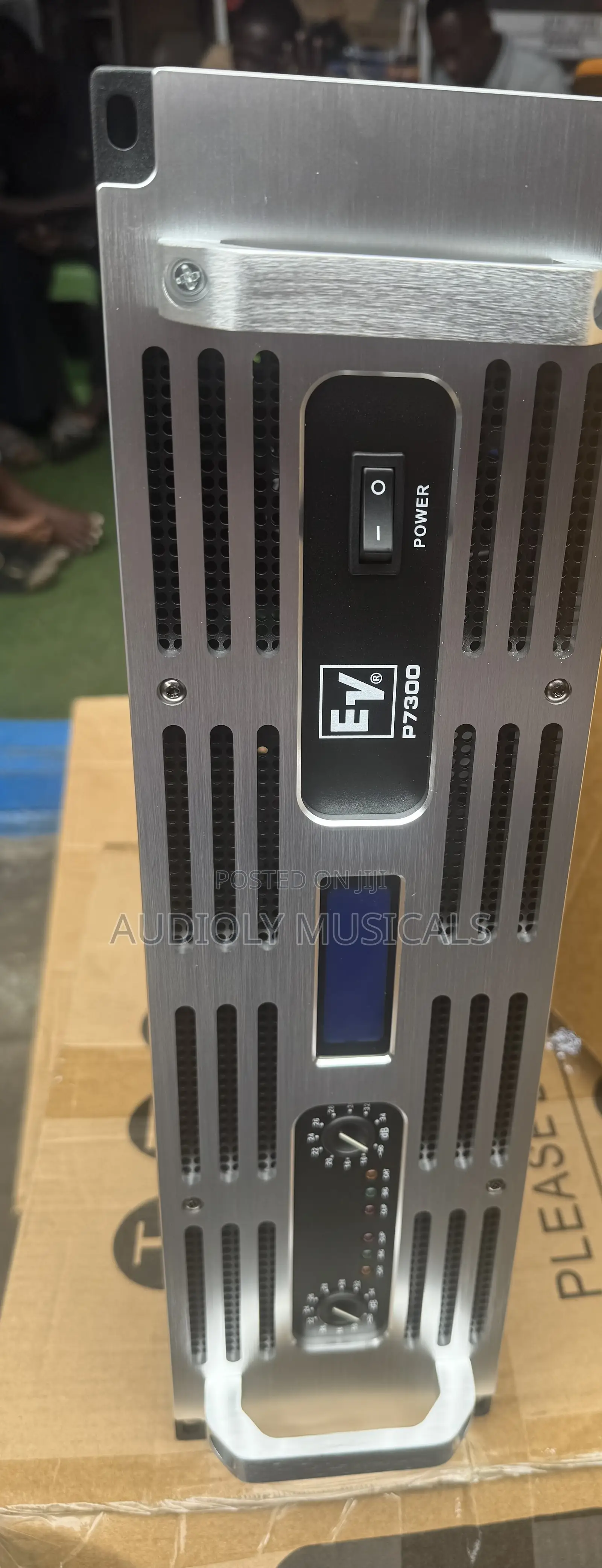 Ev /P -7300watt Mid Amplifier