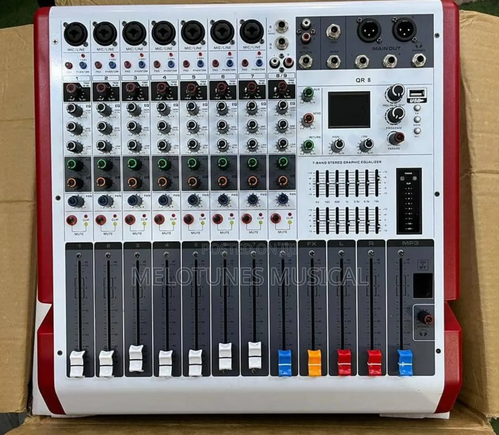 Yamaha Qr8 8-Channel Powered Audio Mixer,