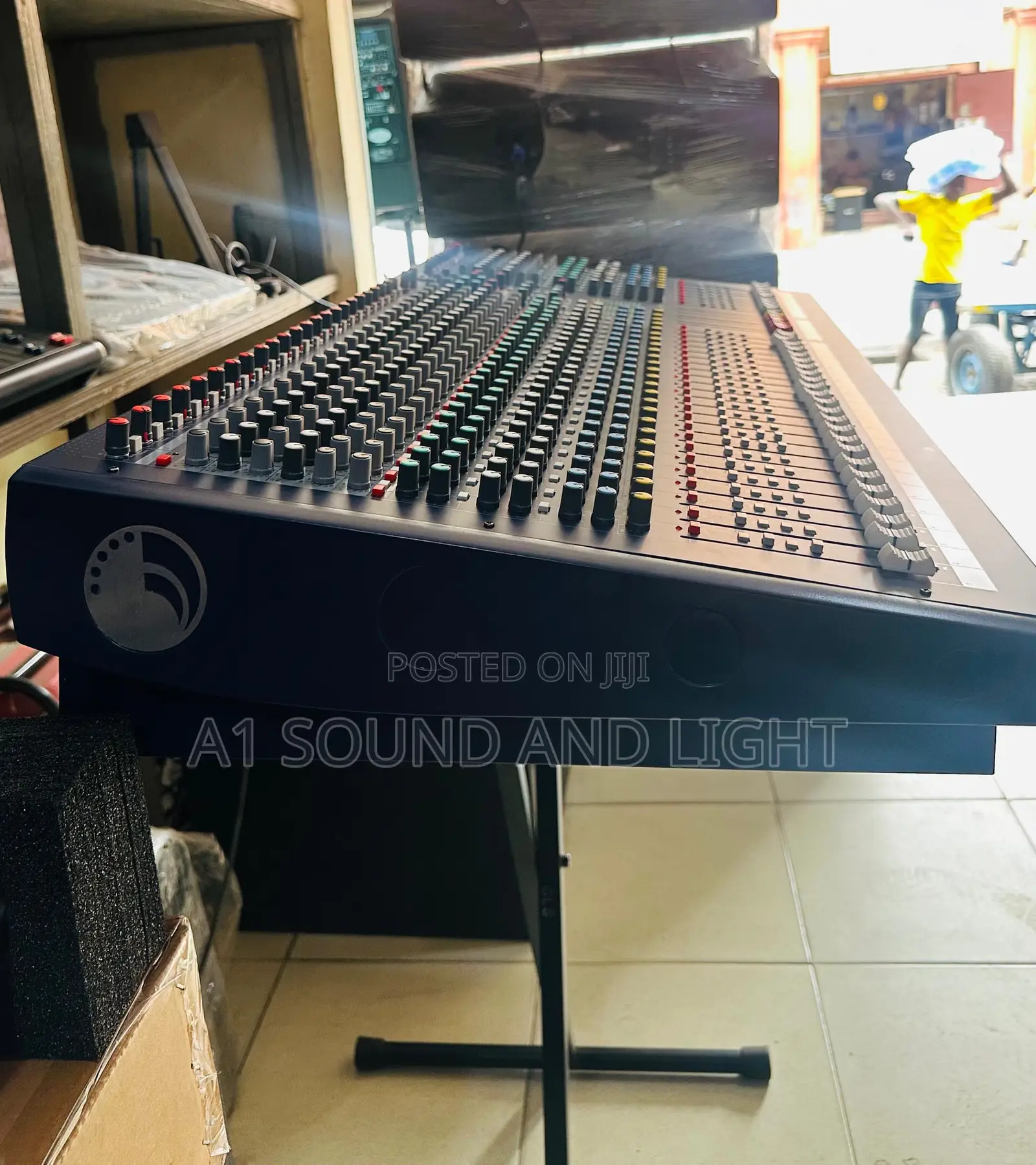 Soundcraft Lx9- 32 Channel Live Audio Mixer