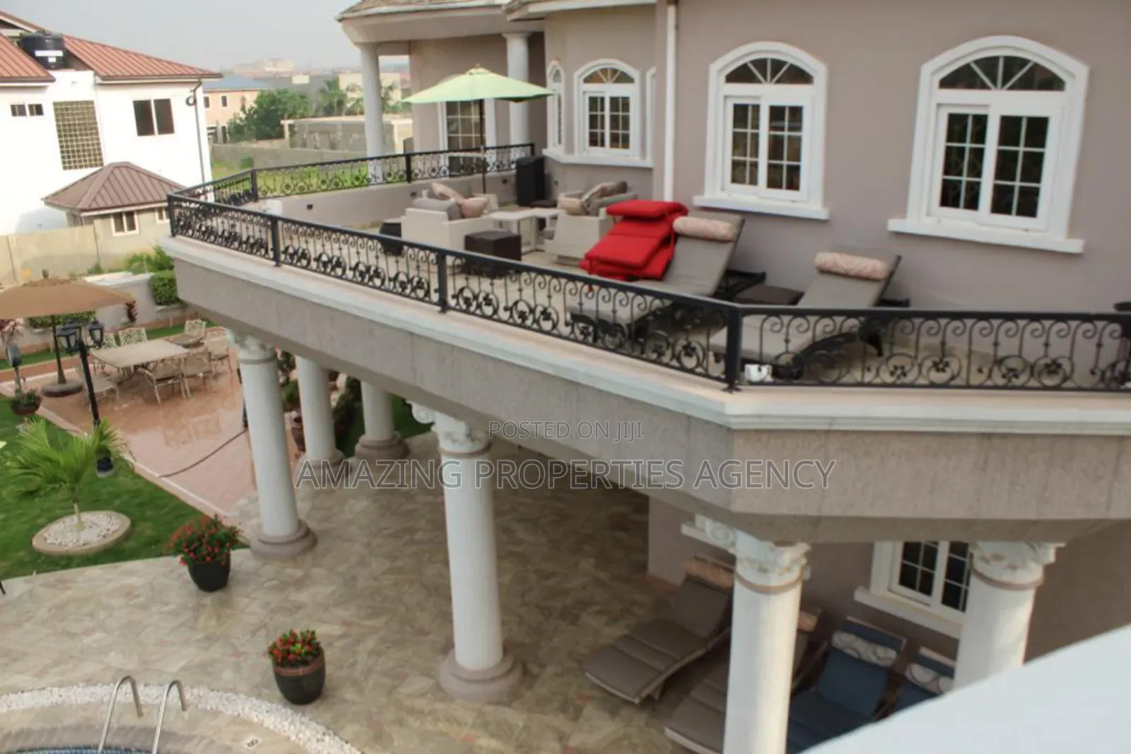 7bdrm House in Adjiringanor, Adjiriganor for sale