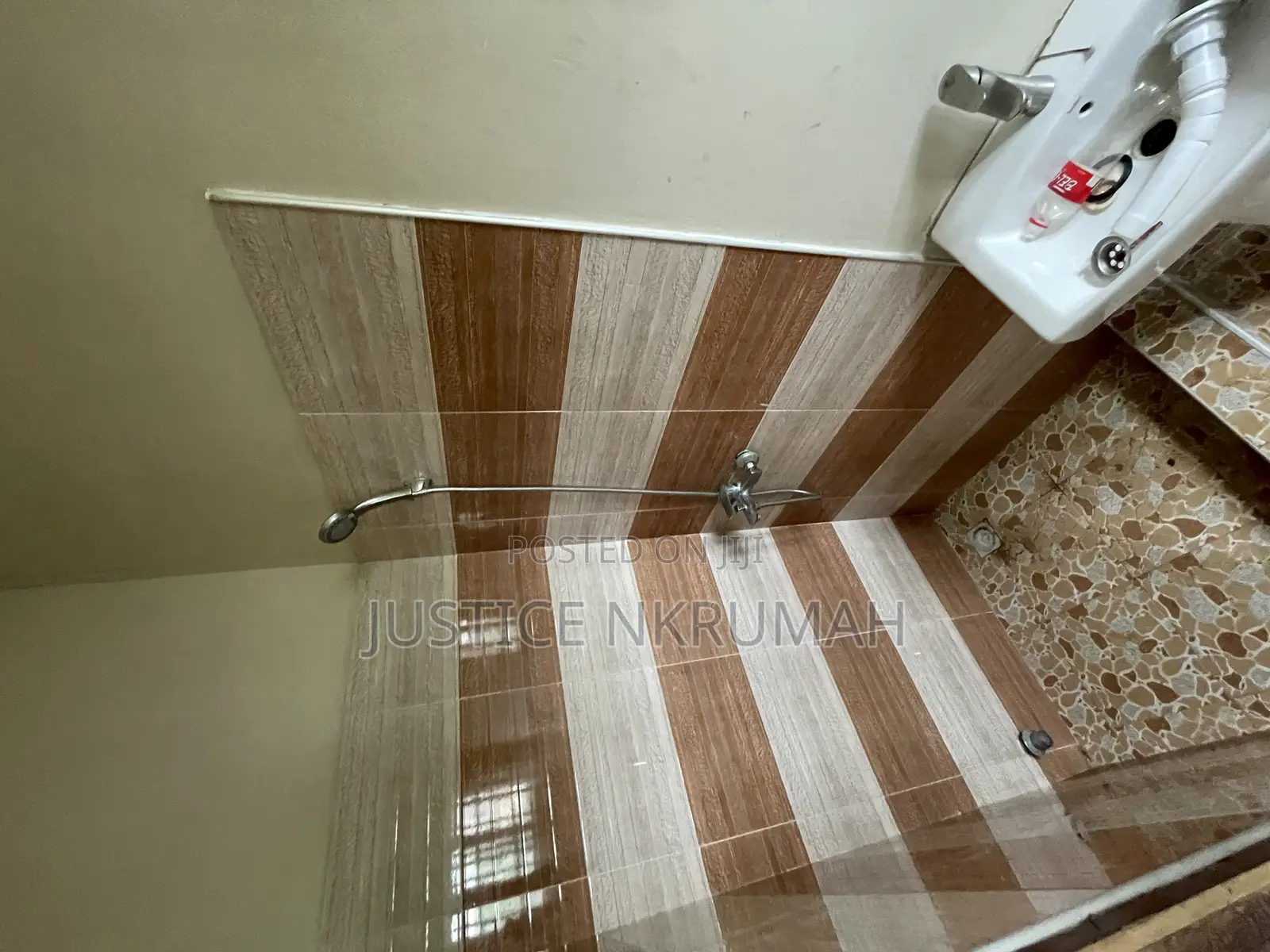 2bdrm Apartment in Mr Justice Estate, Bortiano for rent