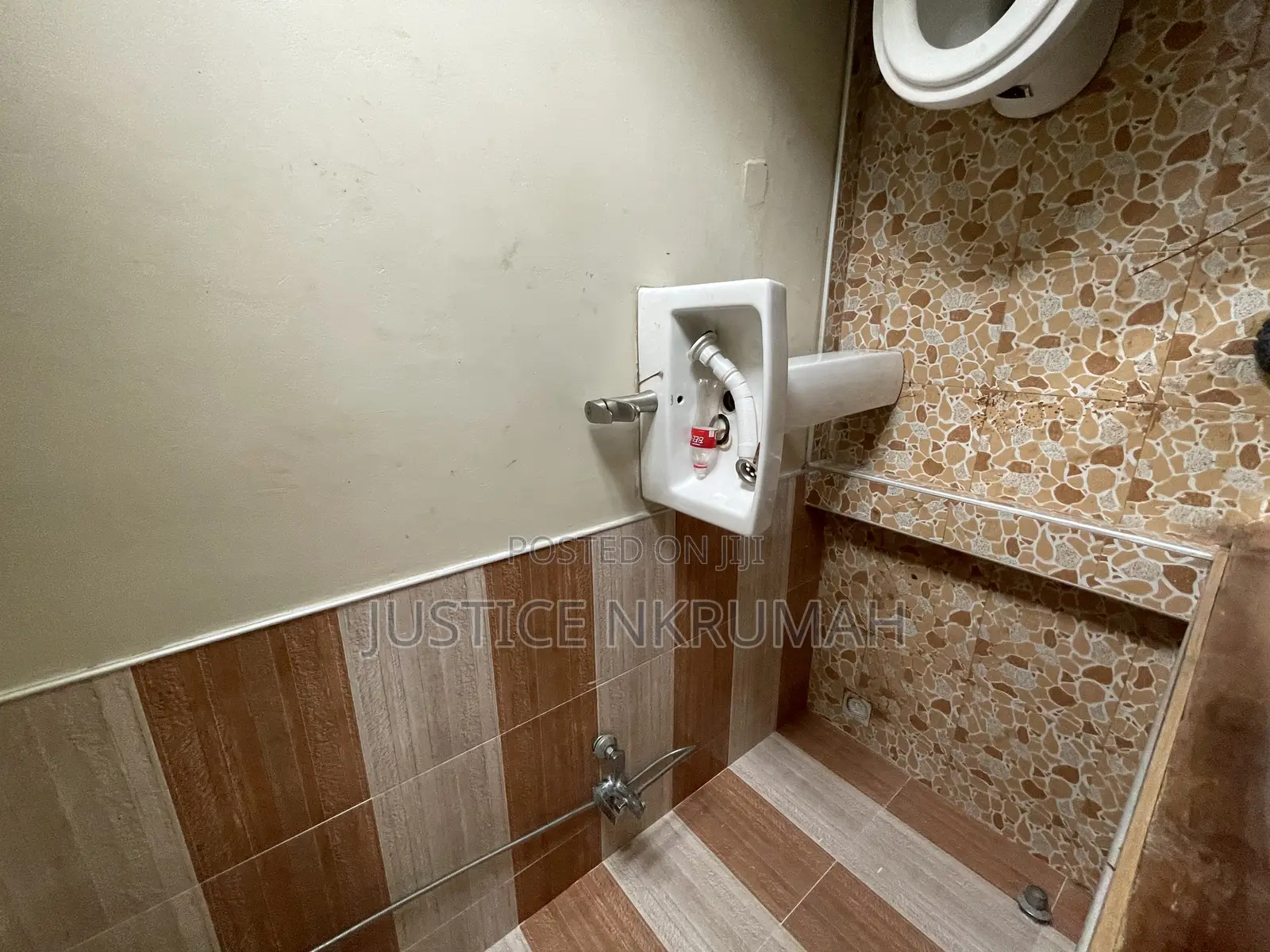 2bdrm Apartment in Mr Justice Estate, Bortiano for rent