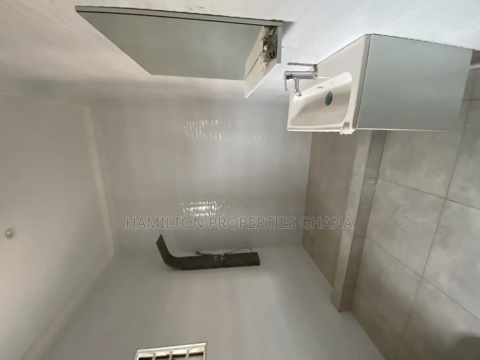 4bdrm House in Palace Mall, Tseaddo for rent