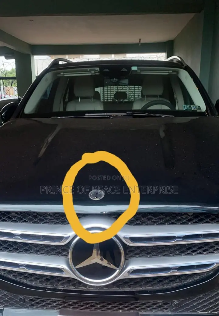 Mercedes Benz Flat Bonet Crown