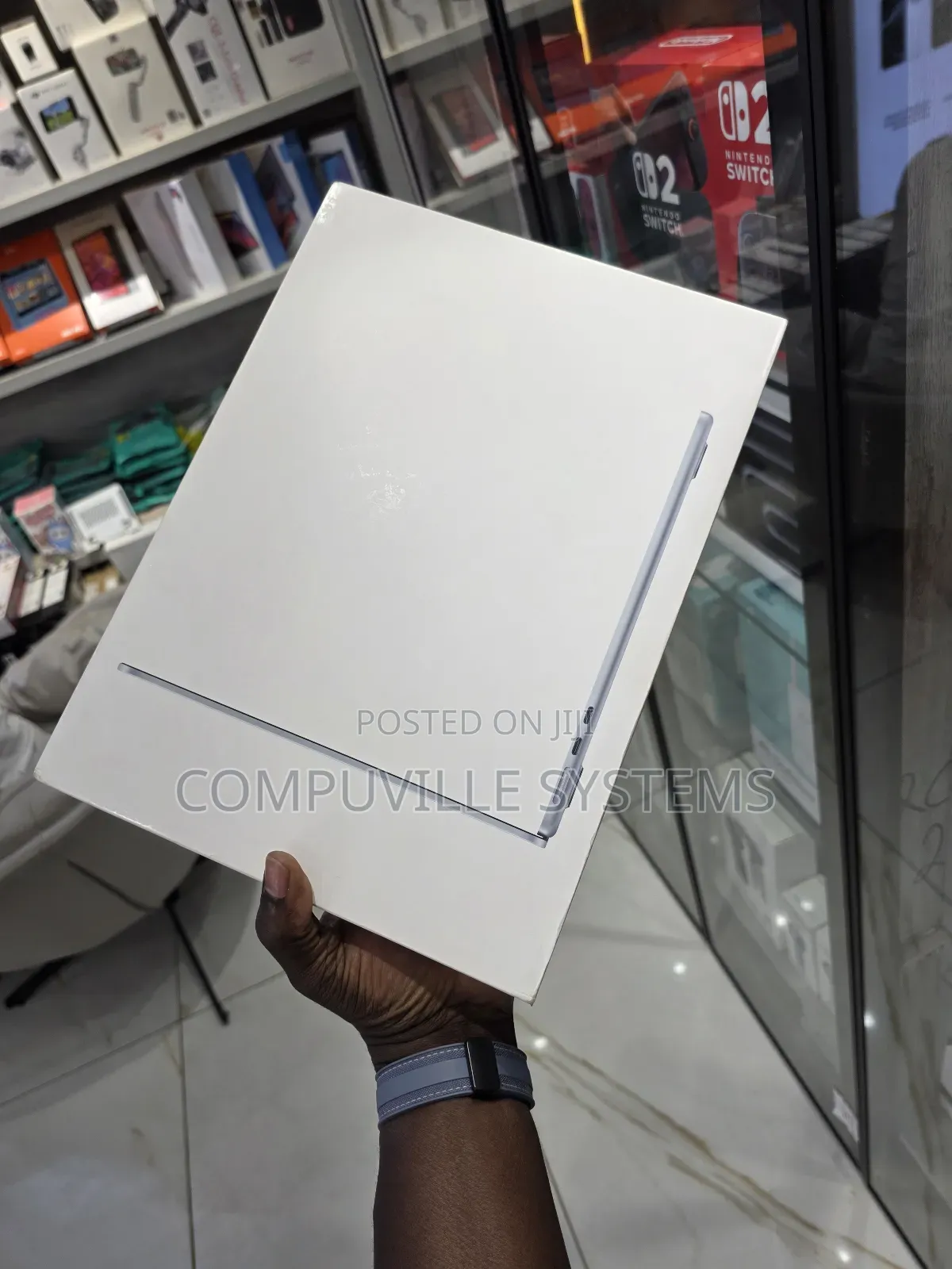 New Laptop Apple MacBook Air 2025 M4 13-Inch 16GB Apple M4 SSD 256GB