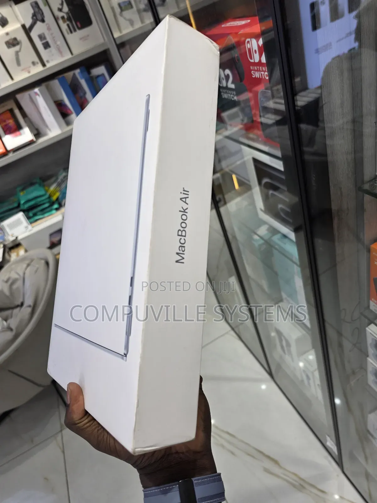 New Laptop Apple MacBook Air 2025 M4 13-Inch 16GB Apple M4 SSD 256GB