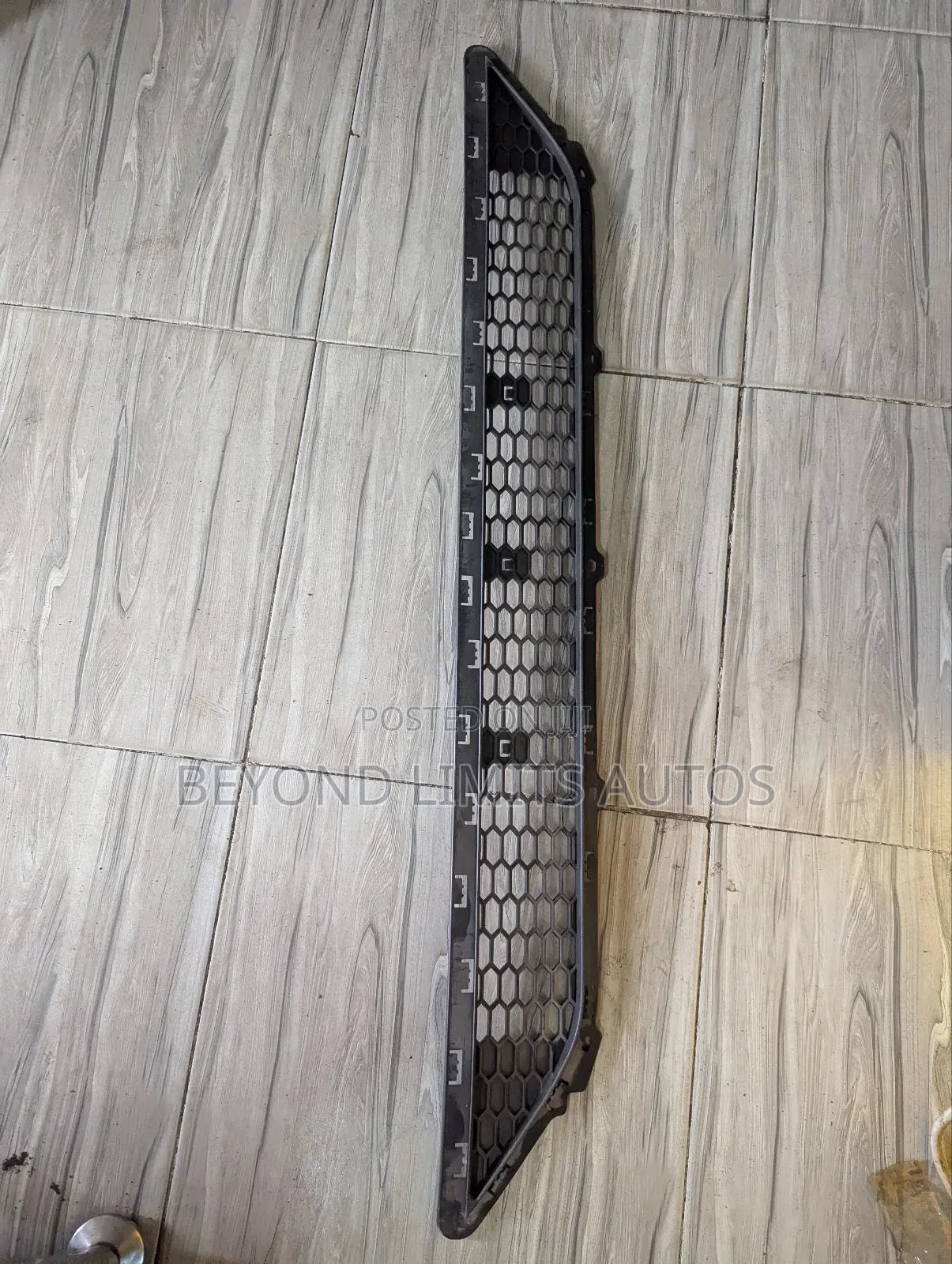 Hyundai Tucson 2017,2018,2019,2020 Bumper Grille/Downshell